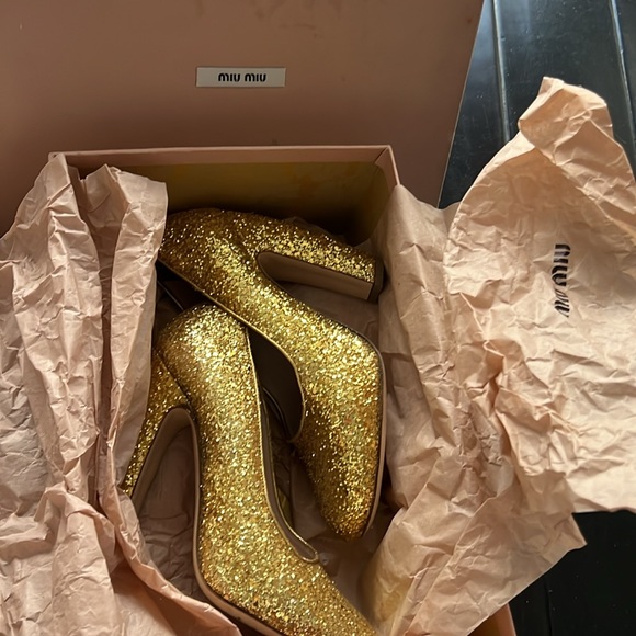 Miu Miu Vintage Fall 2011 Gold Glitter Curve Heeled Pumps - Picture 5 of 12